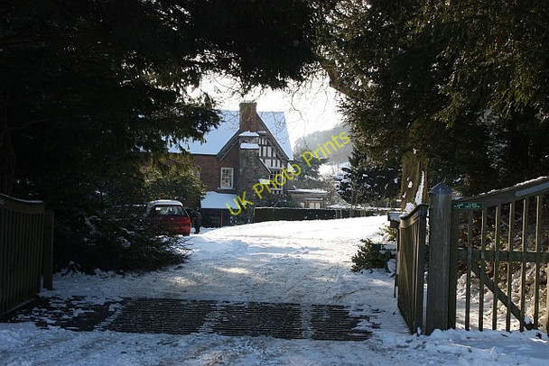 Photo 6"x4" Entrance to Little Malvern Court in the snow Little Malvern c2010