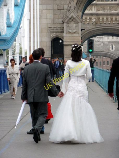 Photo 6"x4" Wedding Party Crossing Tower Bridge, London SE1 London c2009