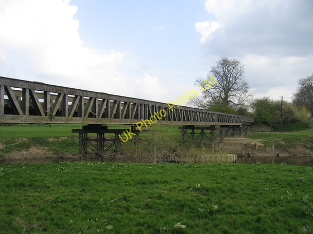 Photo 6"x4" Bridge over the River Severn Crewgreen c2006