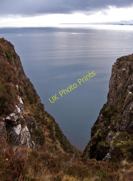 Photo 6"x4" Cleft in the cliffs Creagan Dearga\/NG3156 c2010