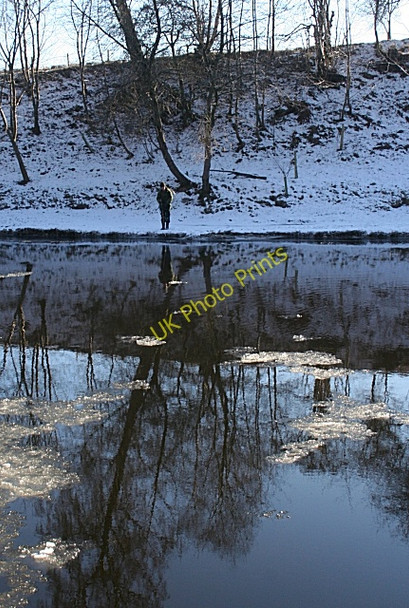 Photo 6"x4" Angler on the River Deveron Marnoch c2010
