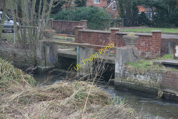 Photo 6"x4" Sluice gates by the weir Pangbourne c2010