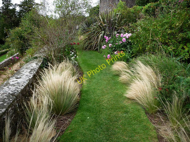 Photo 6"x4" Berkeley Castle, garden Ham\/ST6898 c2009