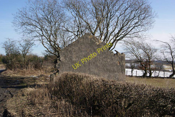 Photo 6"x4" Strathavon Cottage (ruin) Slamannan c2010