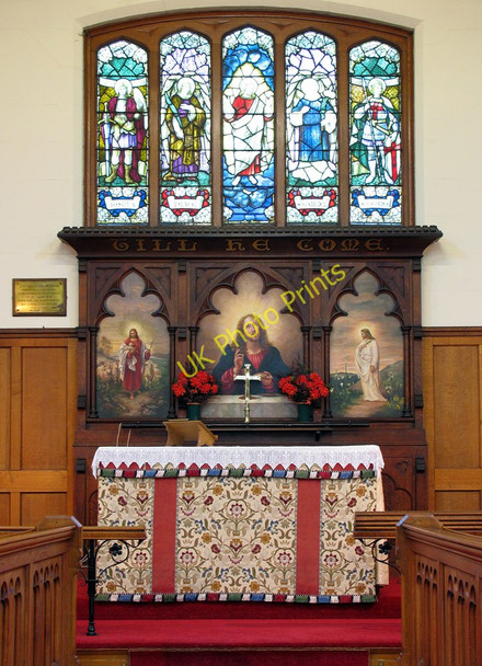 Photo 6"x4" St Gabriel, Havant Road, Walthamstow, London E17 - High altar Walthamstow c2004