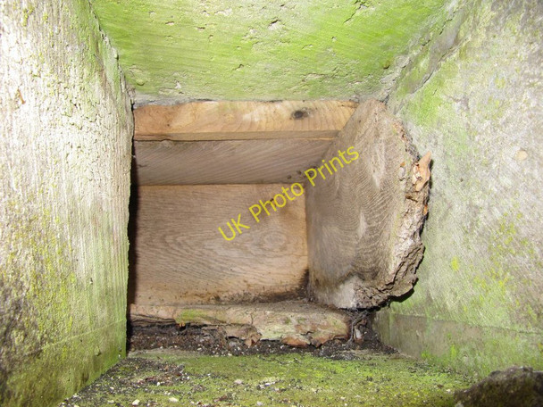 Photo 6"x4" Shuttering in the vent Little Heath\/SU6573 c2010
