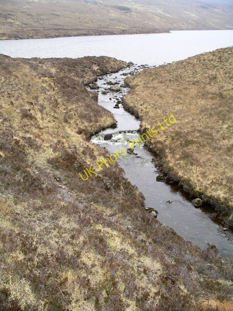 Photo 6"x4" Outlet burn, Lochan Gaineamhaich Badcaul\/NH0291 c2006