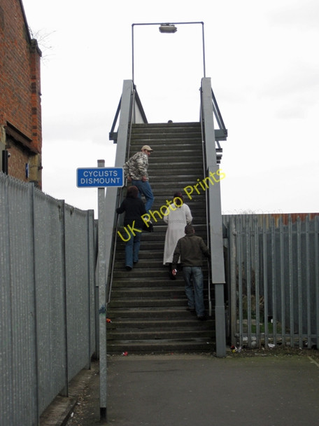 Photo 6"x4" Railway Footbridge, Grimsby Grimsby c2010