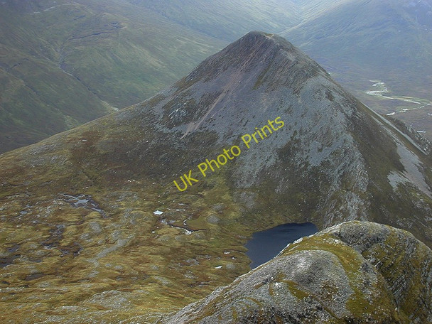 Photo 6"x4" Binnein Beag, from Binnein M\u00c3\u00b2r Binnein M\u00f2r\/NN2166 c2002