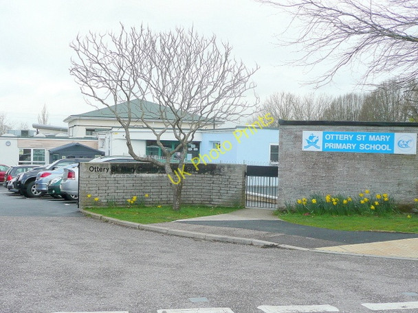 Photo 6"x4" Ottery St. Mary Primary School Ottery St Mary c2010