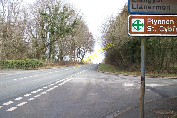 Photo 6"x4" View north along the A499 from the junction with the Pencaenewydd road Llanaelhaearn c2010