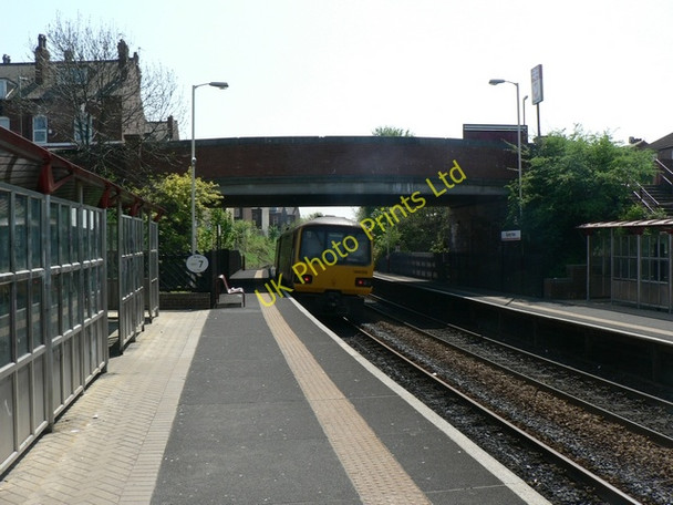 Photo 6"x4" East platform, Burley Park Station, Headingley Burley\/SE2734 c2006