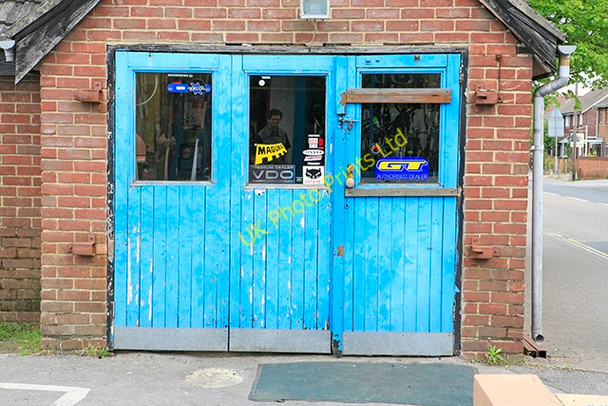 Photo 6"x4" Cycle Repair Shed, Brockenhurst Balmerlawn c2006