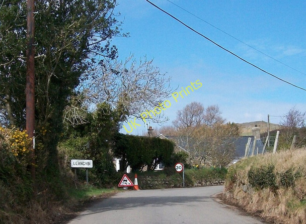 Photo 6"x4" Bend at the southern approach to Llangybi Llanarmon c2010