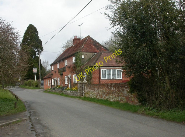 Photo 6"x4" Whitsbury, The Cartwheel Rockbourne c2010