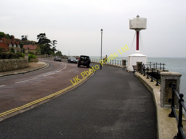 Photo 6"x4" Egypt Point light Cowes c2006