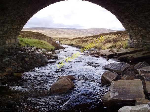 Photo 6"x4" A Highland Burn Altnaharra c2006