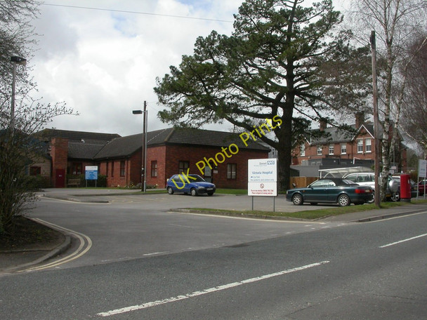 Photo 6"x4" Wimborne, Victoria Hospital Wimborne Minster c2010