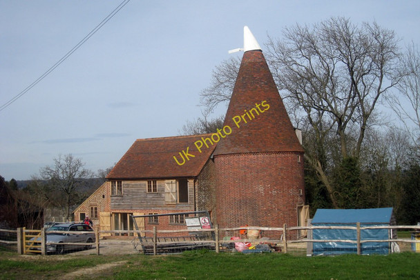 Photo 6"x4" Oast House at Bullfinches Farm, Eridge, East Sussex Lye Green\/TQ5134 c2010