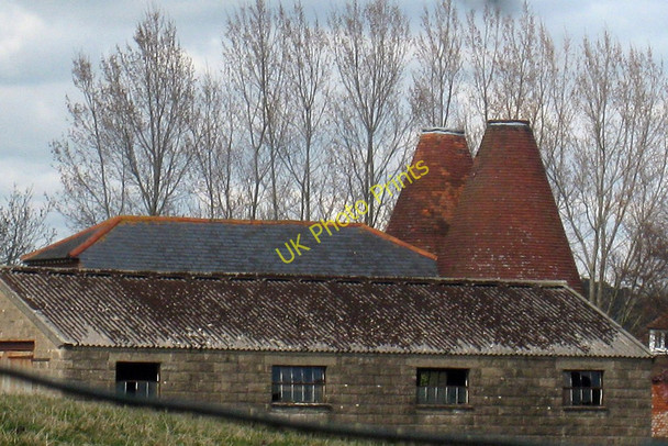 Photo 6"x4" Unconverted Oast House at Doleham Farm, Dolham Lane, Westfield, East Sussex Lidham Hill c2010