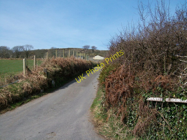 Photo 6"x4" Farm road to Pant Glas Cennin Bwlch-derwin c2010