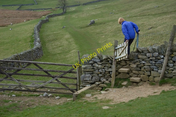 Photo 6"x4" The Austwick to Clapham footpath Austwick c2010