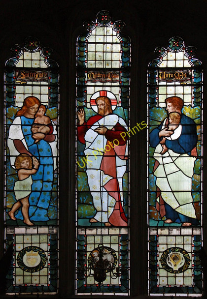 Photo 6"x4" St Katharine, Merstham, Surrey - Window Merstham c2010