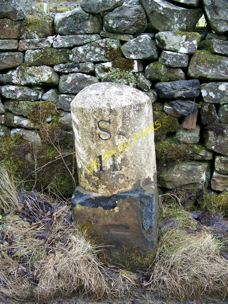 Photo 6"x4" Milestone near Stone House Stone House\/SD7785 c2010