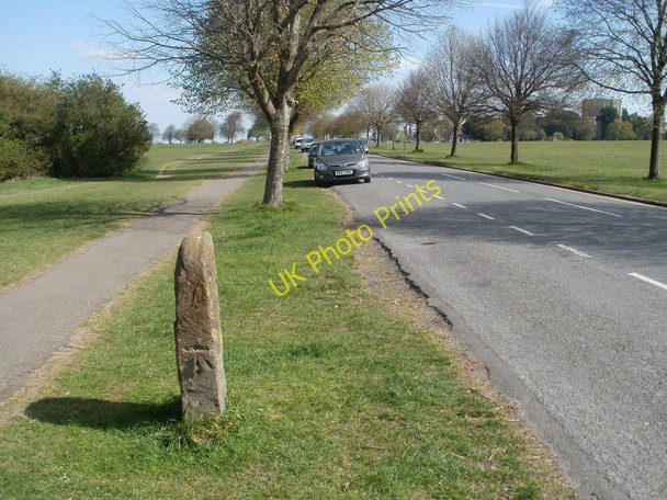 Photo 6"x4" Clifton Down, milestone Clifton\/ST5673 c2010