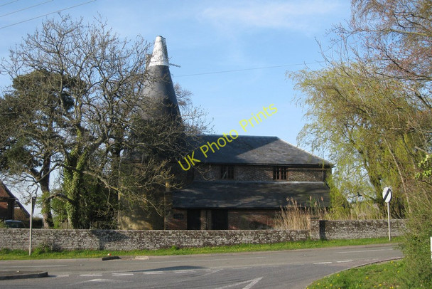Photo 6"x4" Oast House at Vinehall Farm, Whatlington, East Sussex Vinehall Street c2010