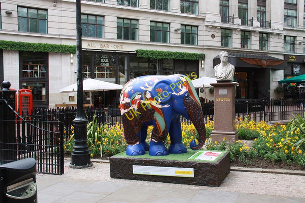 Photo 6"x4" Elephant in Leicester Square Westminster c2010