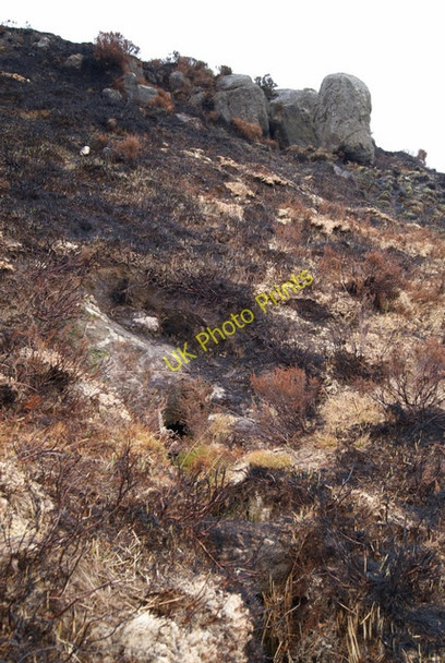 Photo 6"x4" Covenanters Well and Pulpit Rock Gourock c2010