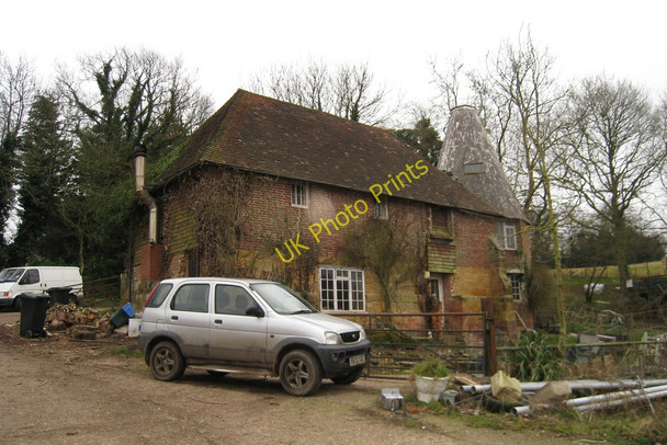 Photo 6"x4" The Oast House, Catsfield Place Farm, Henley Down, Catsfield, East Sussex Henley's Down c2008