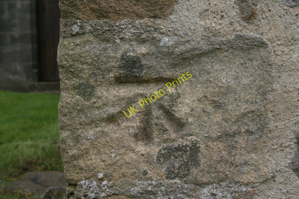 Photo 6"x4" Cut Bench Mark (close-up) Stainburn\/SE2448 c2010