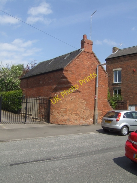 Photo 6"x4" Corbelled building in Willington Road Etwall c2010