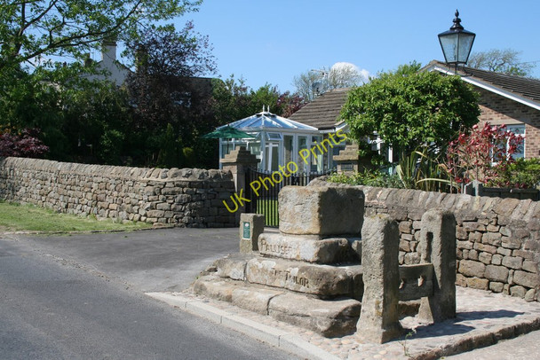 Photo 6"x4" Cross and Stocks, Clint Clint\/SE2559 c2010