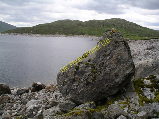 Photo 6"x4" Boulder by the shore, Loch Quoich Meall a' Chait c2006
