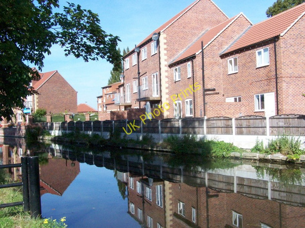 Photo 6"x4" Canalside Housing _ Worksop Worksop c2009