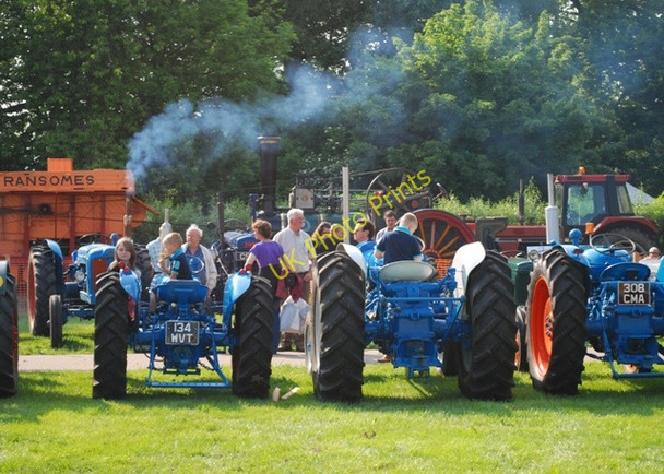 Photo 6"x4" Old tractors Hopton Heath c2010