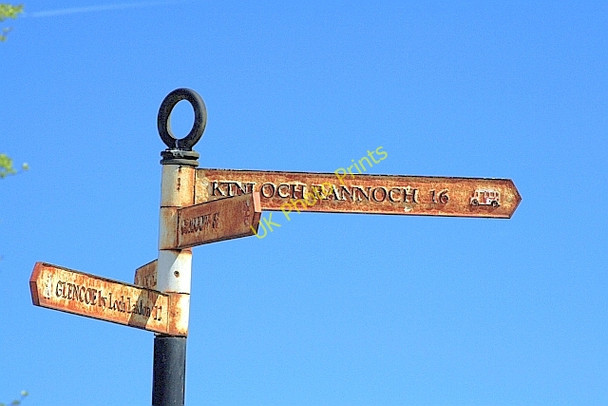 Photo 6"x4" Signpost, Rannoch Station Rannoch Sta c2010