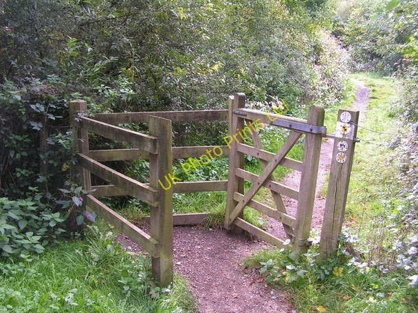Photo 6"x4" Kissing Gate, Haysden Country Park. Lower Haysden c2005