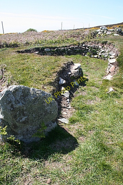 Photo 6"x4" Hut Circles (2) Goferydd c2010