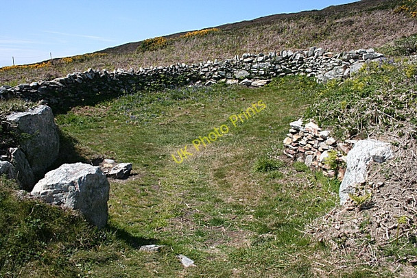 Photo 6"x4" Hut Circles (3) Goferydd c2010