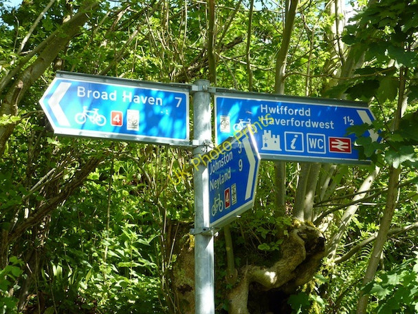 Photo 6"x4" National Cycle Network Route Sign Haverfordwest\/Hwlffordd c2010
