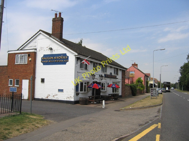 Photo 6"x4" Waggon & Horses, Barton-le-Clay, Beds Barton-le-Clay c2006