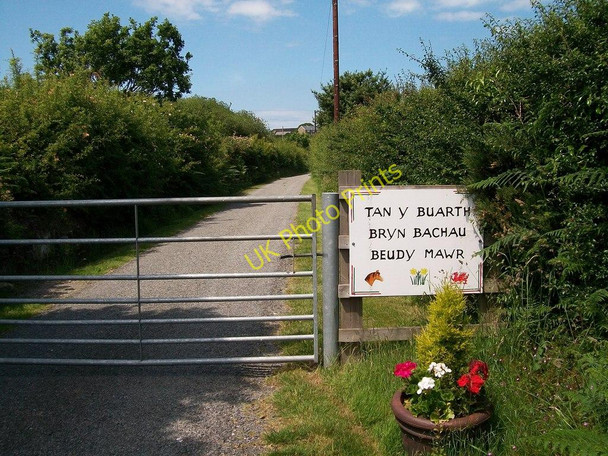 Photo 6"x4" Entrance gate to the Bryn Bachau farm  road Afon Wen\/SH4437 c2010