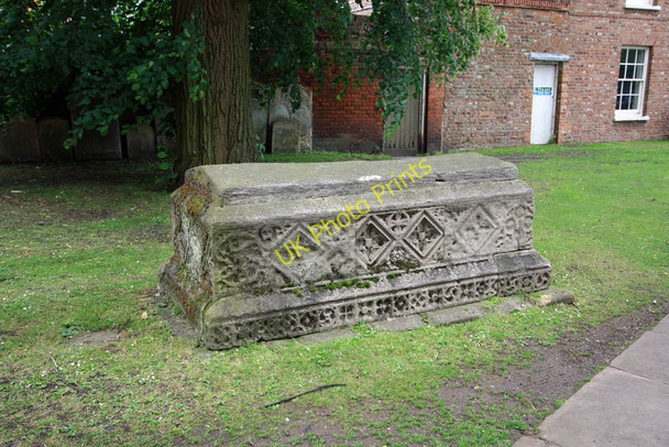 Photo 6"x4" St Nicholas, King's Lynn, Norfolk - Gravestone King's Lynn c2010