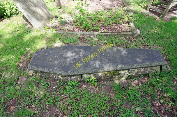 Photo 6"x4" All Saints, Intwood, Norfolk - Churchyard Intwood c2010