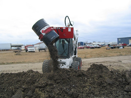 55 Gallon Skid Steer Barrel Grabber Attachment with 93° Dual Cylinder Rotating Base and 30 Gallon Insert 55 Gallon Skid Steer Barrel Grabber Attachment with 93° Dual Cylinder Rotating Base and 30 Gallon Insert