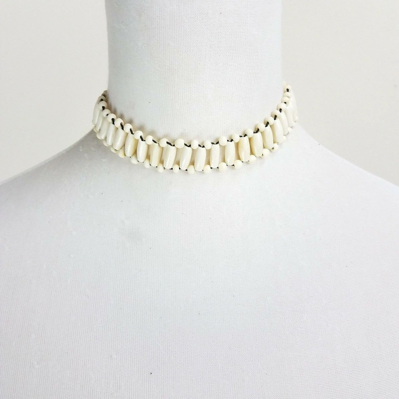 Calypso Native American Style Buffalo Bone Choker Necklace | White